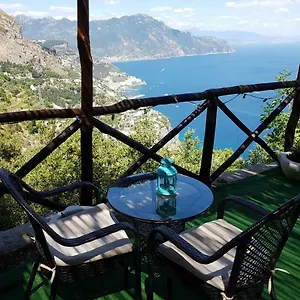 la-casetta-nel-bosco-campania.hotels-amalfi.com/